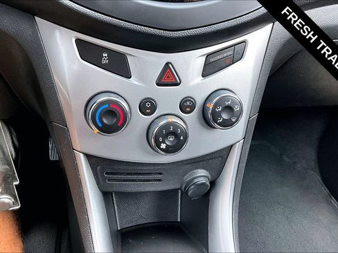 Used 2015 Chevrolet Trax LT w/ LT Sun and Sound Package FWD image 16