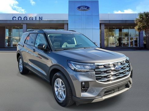 New 2026 Ford Explorer Active w/ Active Comfort Package image 4