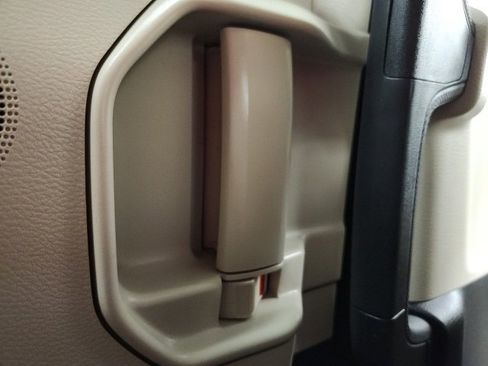 Certified 2022 Toyota Sienna XLE image 34