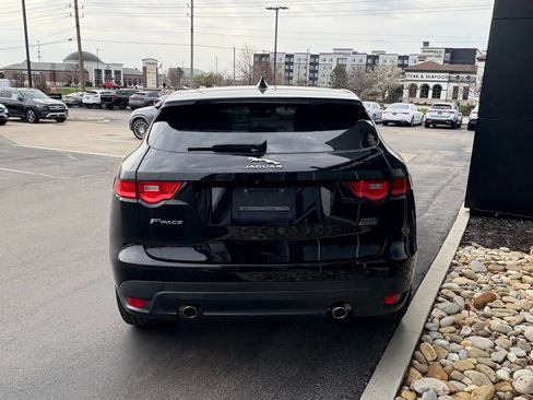 Used 2019 Jaguar F-PACE Premium image 7