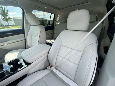 New 2026 Buick Enclave Avenir w/ Super Cruise Package image 36