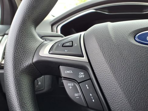 Used 2020 Ford Fusion SE AWD/4WD image 25