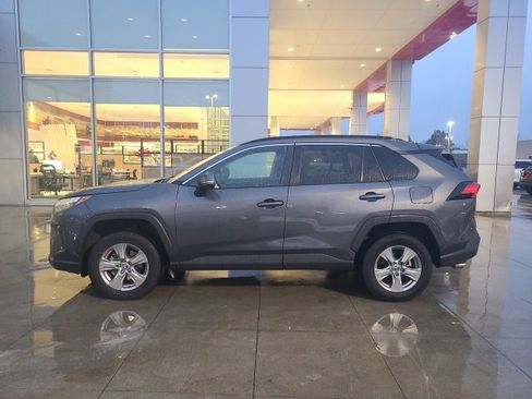 Used 2022 Toyota RAV4 XLE image 4