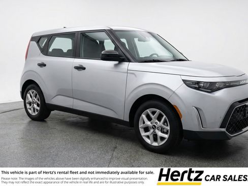Used 2025 Kia Soul LX w/ LX Technology Package FWD image 1