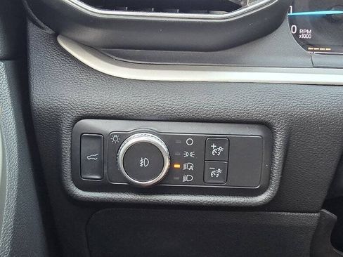 Used 2020 Ford Explorer XLT w/ Equipment Group 202A AWD/4WD image 25