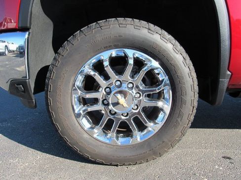 Used 2024 Chevrolet Silverado 2500 LTZ w/ LTZ Plus Package image 8