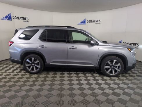 Certified 2025 Honda Pilot Elite image 10