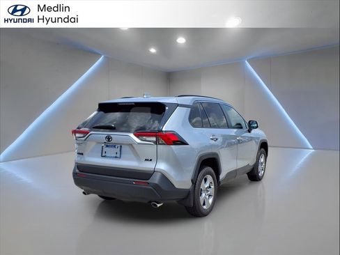 Used 2024 Toyota RAV4 XLE w/ Convenience Package image 3