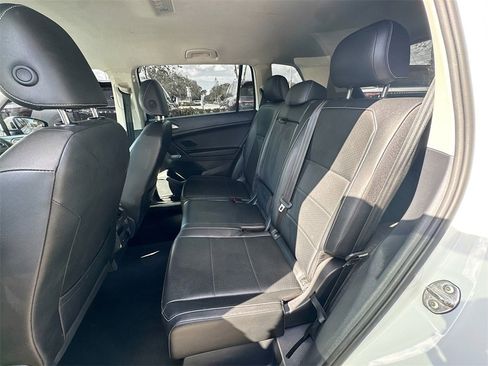 Used 2021 Volkswagen Tiguan SE image 24