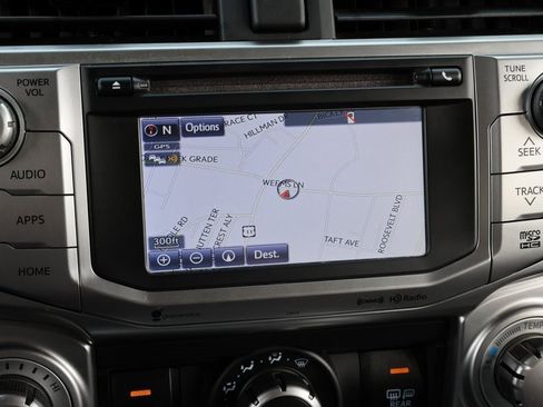 Used 2018 Toyota 4Runner SR5 Premium image 27