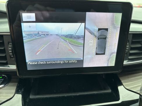 Used 2021 Ford Explorer Limited w/ Equipment Group 301A image 26