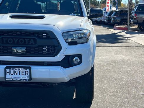 Used 2023 Toyota Tacoma TRD Sport image 10