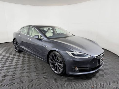 Used 2019 Tesla Model S 75D image 5