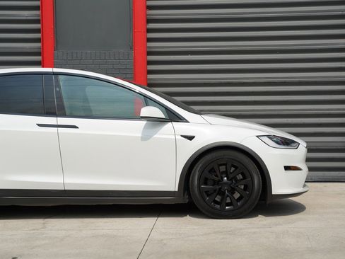 Used 2022 Tesla Model X AWD/4WD image 4