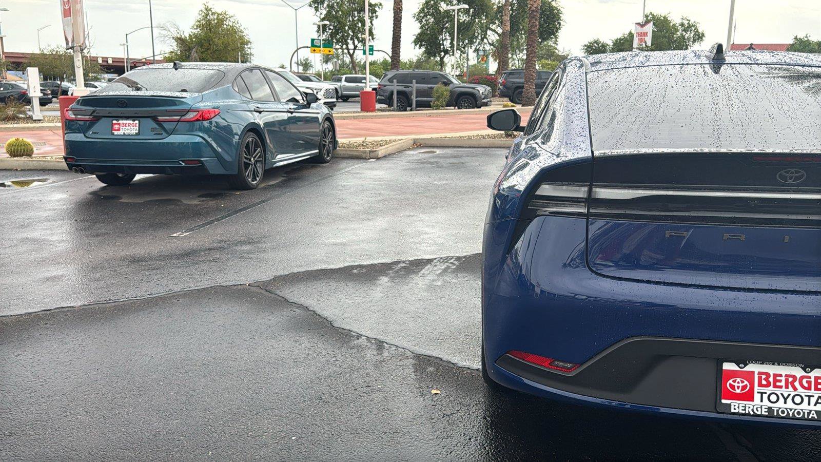 Used 2026 Toyota Prius Plug-In Hybrid FWD image 8
