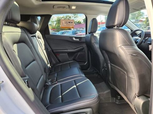 Certified 2022 Ford Escape SEL image 18