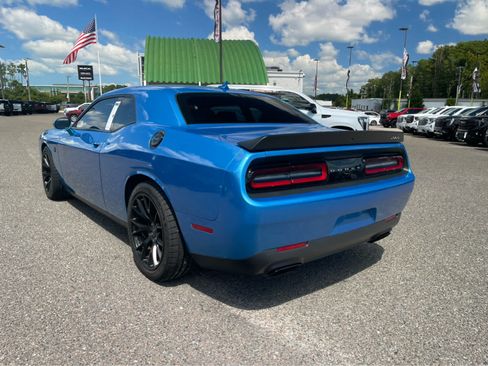 Used 2015 Dodge Challenger SRT Hellcat RWD image 7