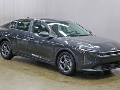 New 2025 Kia K4 LX