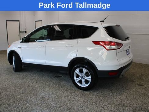 Used 2015 Ford Escape SE FWD image 2