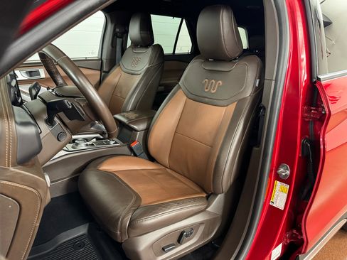 Used 2021 Ford Explorer King Ranch w/ Premium Technology Package image 13