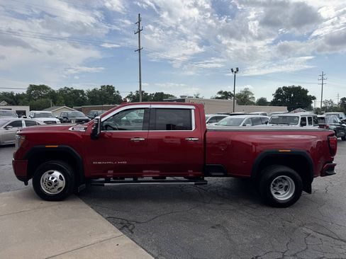 Used 2022 GMC Sierra 3500 Denali w/ Technology Package AWD/4WD image 5