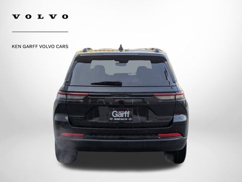 Used 2024 Jeep Grand Cherokee Limited w/ Black Appearance Package image 4