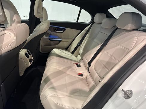 Used 2022 Mercedes-Benz C 300 4MATIC Sedan w/ Pinnacle Trim Package image 33