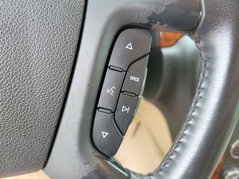 Used 2007 Chevrolet Tahoe LTZ w/ LTZ Preferred Equipment Group RWD image 21