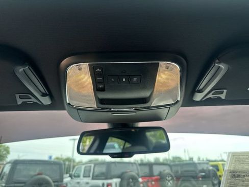 Used 2023 Dodge Charger Scat Pack w/ Harman/Kardon Audio Group RWD image 24