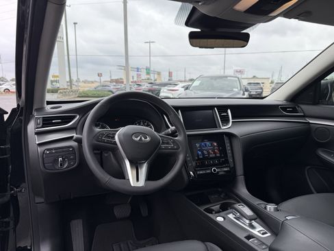 Certified 2024 INFINITI QX50 Luxe FWD image 6