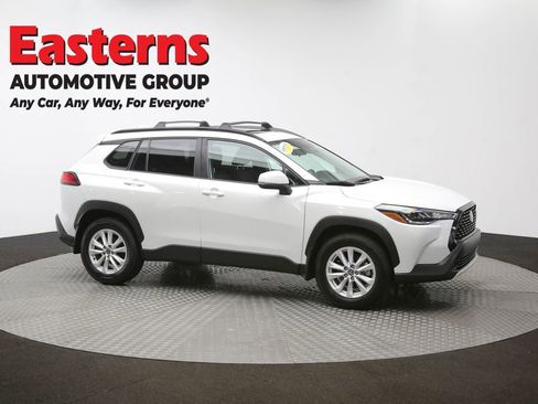 Used 2023 Toyota Corolla Cross LE image 47