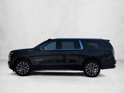 Used 2026 Chevrolet Suburban High Country AWD/4WD image 9