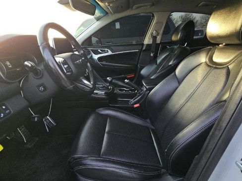 Used 2019 Genesis G70 2.0T Sport image 6