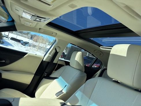 Used 2022 Lexus ES 350 Ultra Luxury w/ Accessory Package 2 image 24