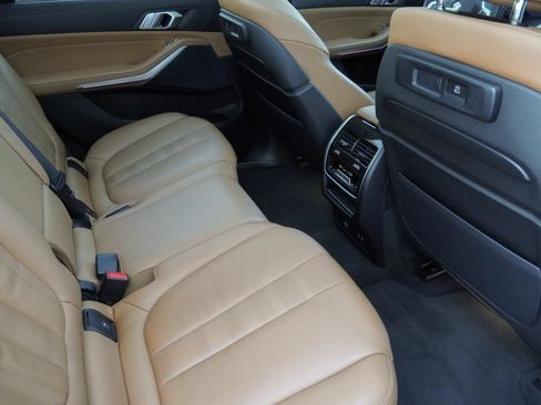 Used 2022 BMW X7 xDrive40i w/ M Sport Package AWD/4WD image 34
