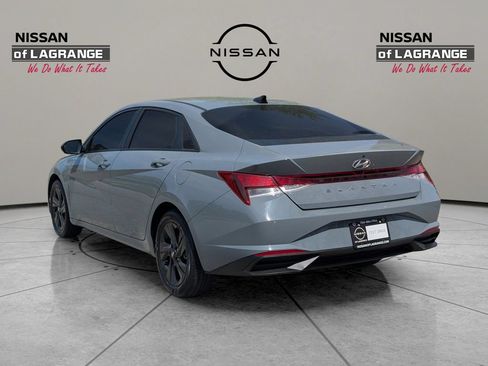Used 2022 Hyundai Elantra SEL w/ Cargo Package FWD image 7