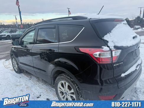Used 2018 Ford Escape SE w/ SE Sync 3 Package image 4