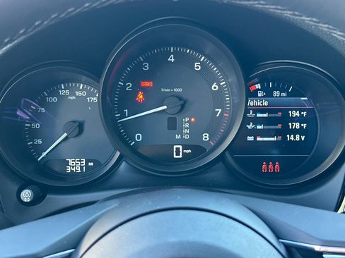 Certified 2025 Porsche Macan AWD/4WD image 28