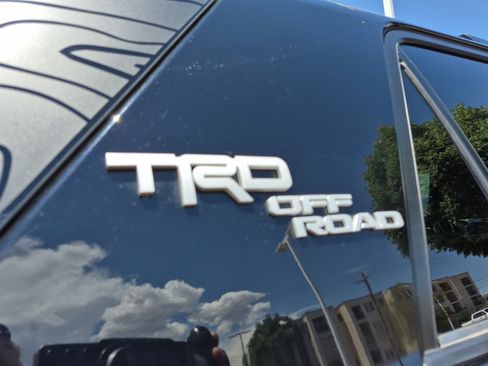 Used 2022 Toyota 4Runner TRD Off-Road Premium w/ Moonroof Package AWD/4WD image 24