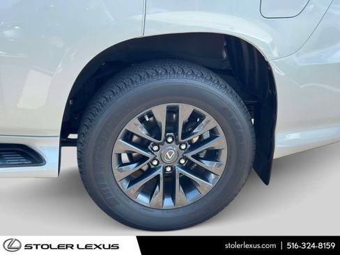 Used 2023 Lexus GX 460 Premium w/ Premium Package AWD/4WD image 16