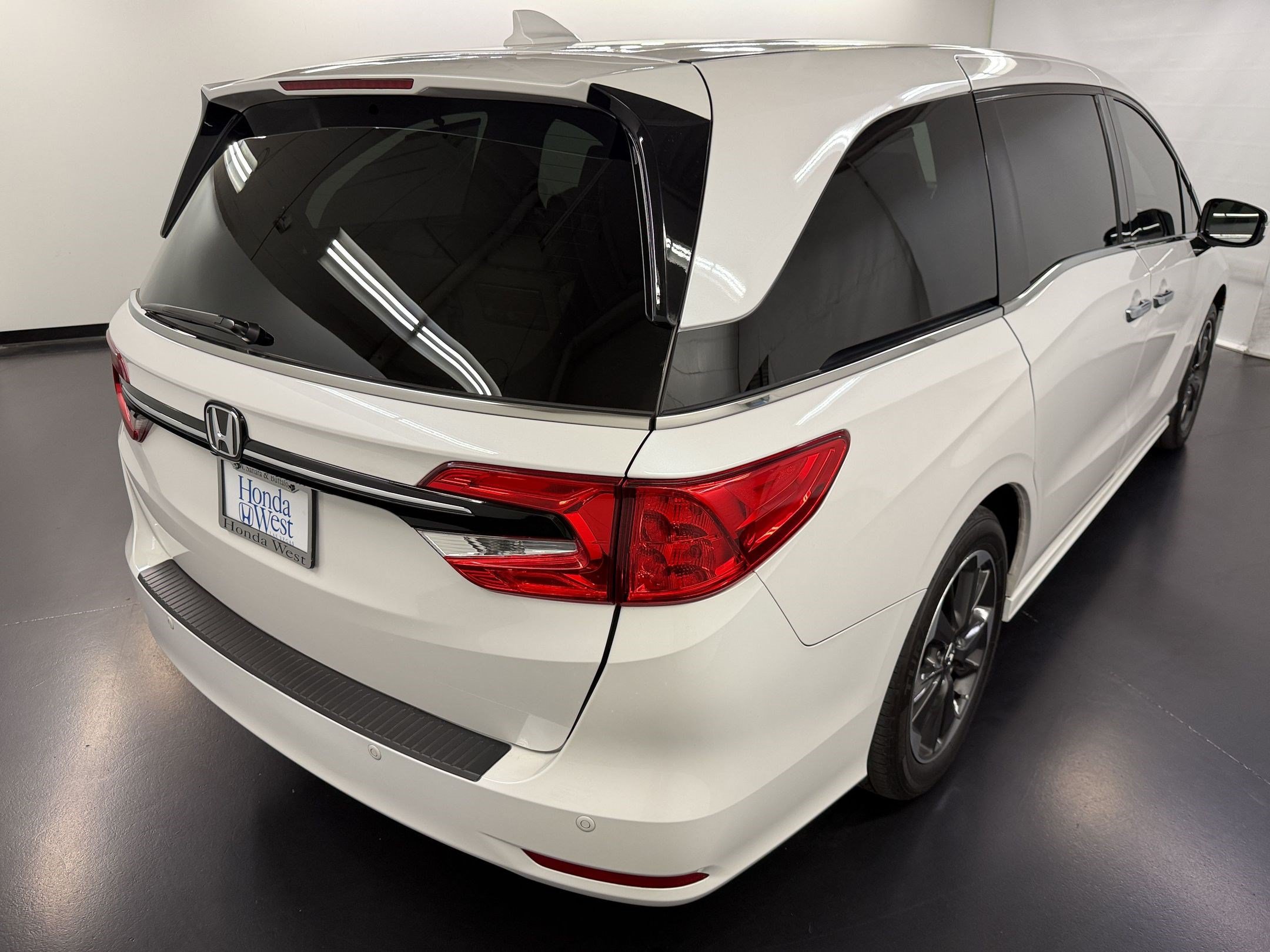 Certified 2024 Honda Odyssey Elite image 9