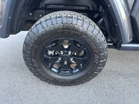 Certified 2022 Jeep Gladiator Sport image 33