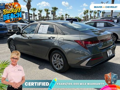 Used 2024 Hyundai Elantra SEL FWD image 5