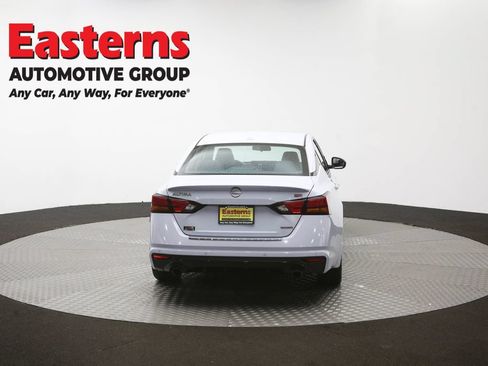 Used 2023 Nissan Altima 2.0 SR FWD image 37