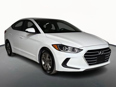 Used 2018 Hyundai Elantra SEL image 3