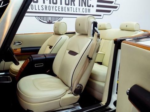 Used 2011 Rolls-Royce Phantom Drophead Coupe image 20