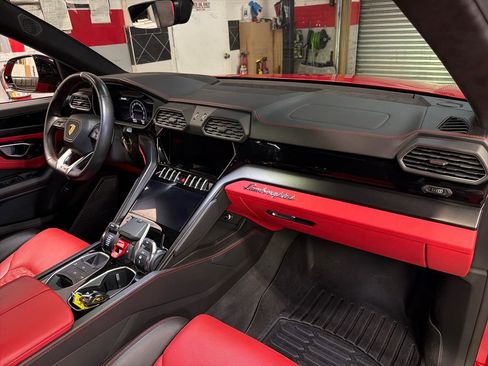 Used 2022 Lamborghini Urus image 15