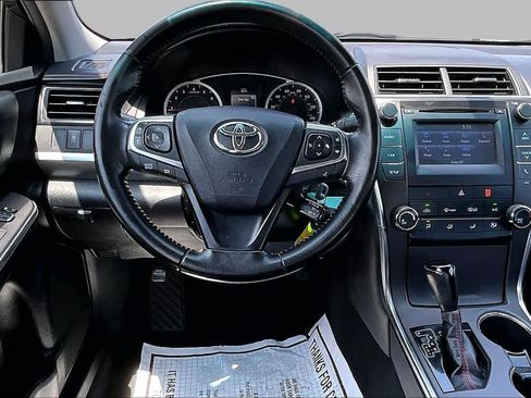 Used 2016 Toyota Camry SE FWD image 6
