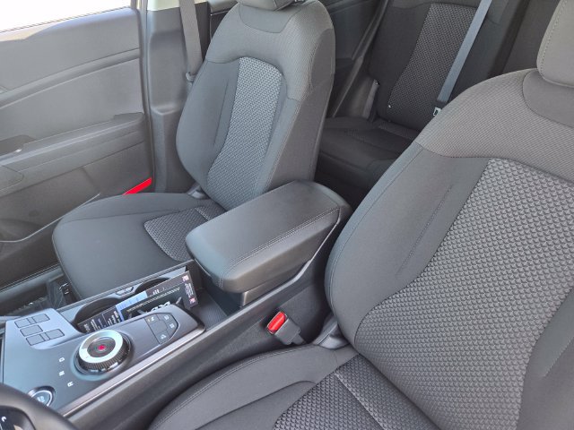 New 2027 Kia Sportage LX FWD image 11