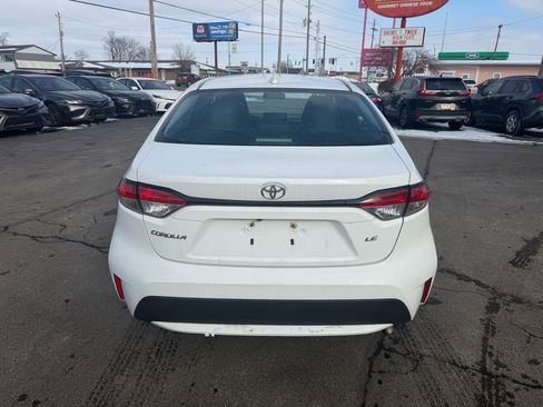 Used 2021 Toyota Corolla LE image 7